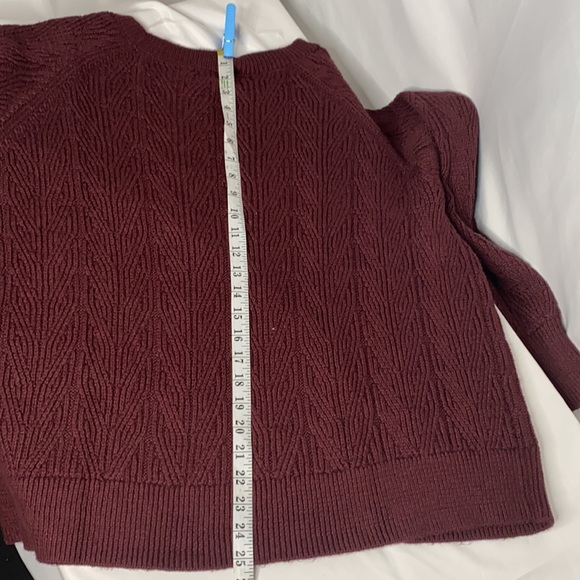 Lightweight Cable-Knit Sweater for Women - Picture 8 of 9